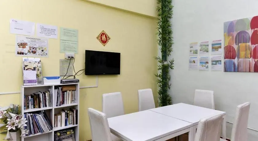 Traveller@Sg Hostel Singapore